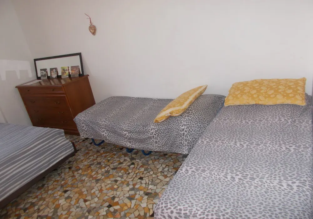 B&B Students Home-1