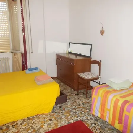 B&B Students Home-2